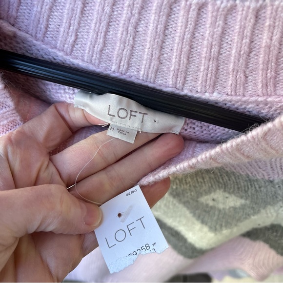 Ann Taylor Loft Fair Isle Nordic Pastel Pink & Gray  Sweater NWT Sz M - Picture 4 of 12